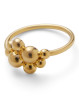 Utrolig smuk og stilfuld Pernille Corydon Pebble fingerring. Med en blank overflade og syv varierende "pebbles" i ædelmetal, udstråler den skønhed og ro. 