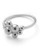 Denne smukke Pernille Corydon Pebble fingerring er indbegrebet af tidløs skønhed. Designet kombinerer enkelhed og elegance, inspireret af strandstenes bløde former. 
