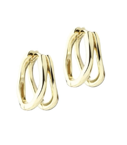 Aqua Dulce Sunella Simple Hoop har blødt snoet form og let bølget overflade. Det tidløse design kombinerer klassisk elegance med moderne finesse, ideelt til både hverdag og festlige lejligheder. Fremstillet i 925 sterlingsølv med forgyldt finish, tilføjer de et varmt og eksklusivt skær. Perfekte alene for et rent look eller sammen med andre øreringe for et personligt touch. 