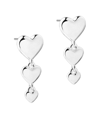 Tidløse og romantiske øreringe fra Aqua Dulce. Karla & Me Long i sølv har 3 skønne hjerter hængende ned fra ørestikken.