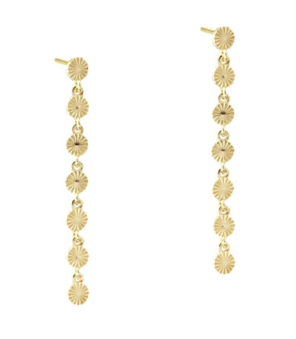 Stilfulde forgyldte Line øreringe fra Aqua Dulce med et elegant design prydet af små, møntlignende elementer og fin solstrålestruktur.