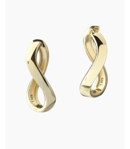Forever hoop fra Aqua Dulce er et par smukke øreringe inspireret af evighedstegnet. De er lavet af forgyldt sterlingsølv med en varm, gylden overflade, der fremhæver deres smukke, organiske former.