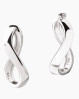 Aqua Dulce øreringe - Forever Hoop Big i sølv er smukke statement-øreringe med et moderne og tidløst design inspireret af evighedssymbolets bløde, organiske former. Lavet af 925 sterlingsølv, fremhæver den blankpolerede overflade de rene linjer og elegante kurver. 